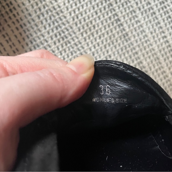 Tod’s Black Suede Driving Moccasins - Picture 5 of 6